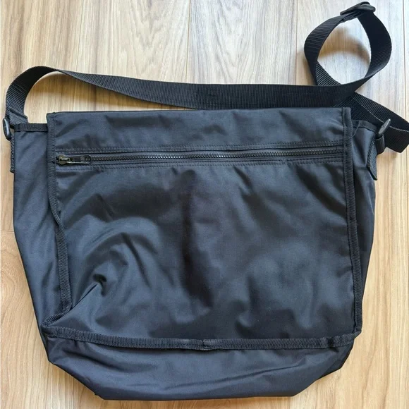 Vintage Gap 90-00s OLD multi-pocket messenger bag Black In Color - Picture 5 of 12